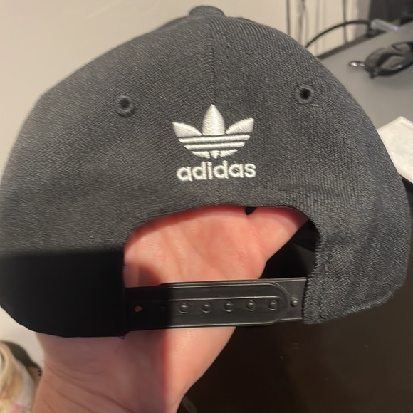 Adidas hat - Picture 2 of 2